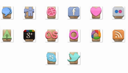 Коллекция иконок социальных сетей с деревянной основой | Collection of social media icons with wooden base